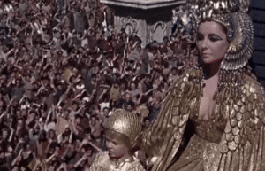 金字塔下，哪部电影浮现心头？