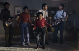 迈克尔·杰克逊传记片《来了！》预告海报首发，明年4月24日上映