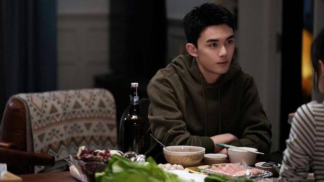 吴磊主演的《在暴雪时分》热播，与斯诺克选手丁俊晖梦幻联手