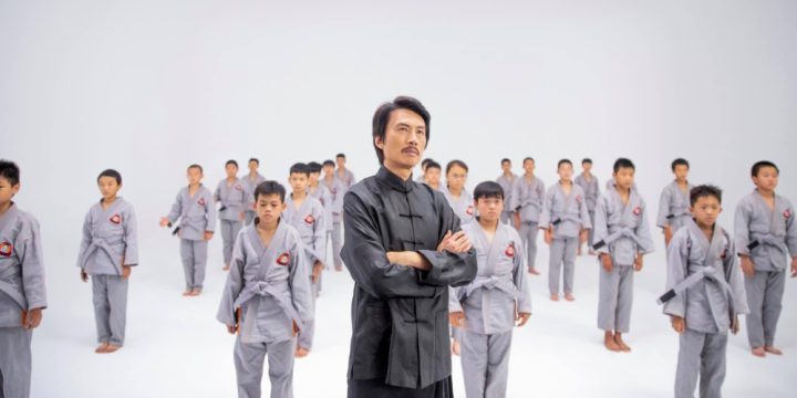 导演卖房筹资拍片，香港票房冠军电影却在内地观众中遭冷遇，预售仅570元-1