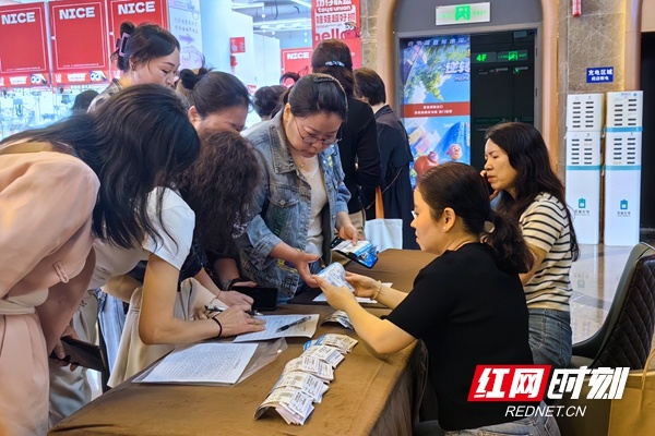 《泪光中的妈妈》：戏里戏外感人母子故事分享，母亲节送上感人礼物-2