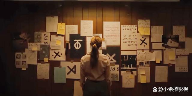 尼古拉斯·凯奇主演的《长腿怪》惊悚上映，影评称不逊于《沉默的羔羊》-1