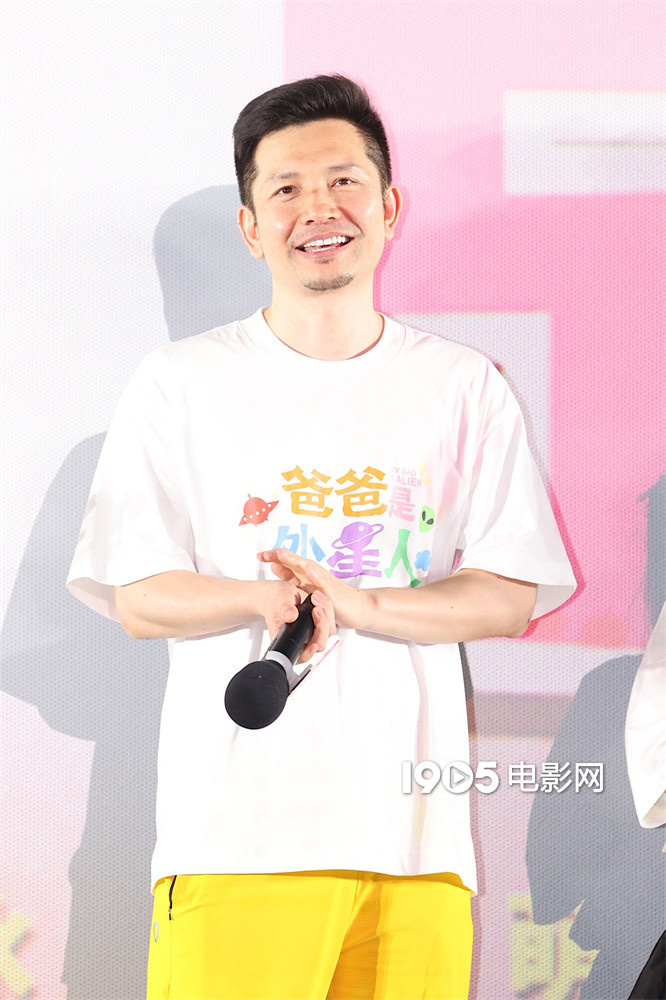 贾冰观看《爸爸是外星人》剧本后泪如雨下，于洋坦言曾有参演经历-1