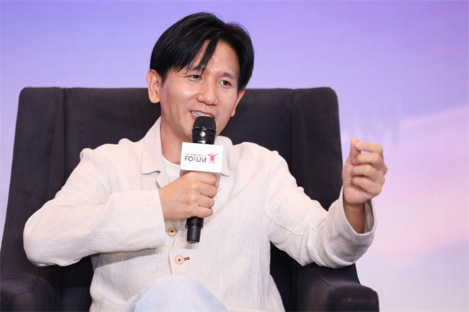 导演亮相上影节表达对赵丽颖与辛芷蕾的赞赏 - 乔妍内心故事-2