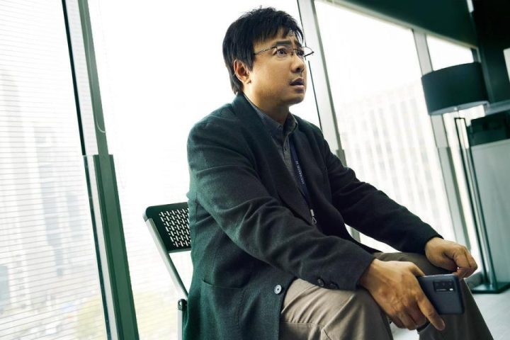 《逆行人生》：徐峥、辛芷蕾、王骁、贾冰领衔主演，官方正式宣布上映时间-1