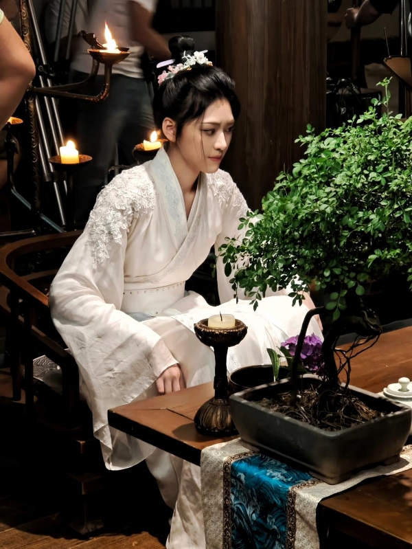 章谨之演绎新篇章：原创武侠新剧《龙门诀之大漠风云变》热拍-1