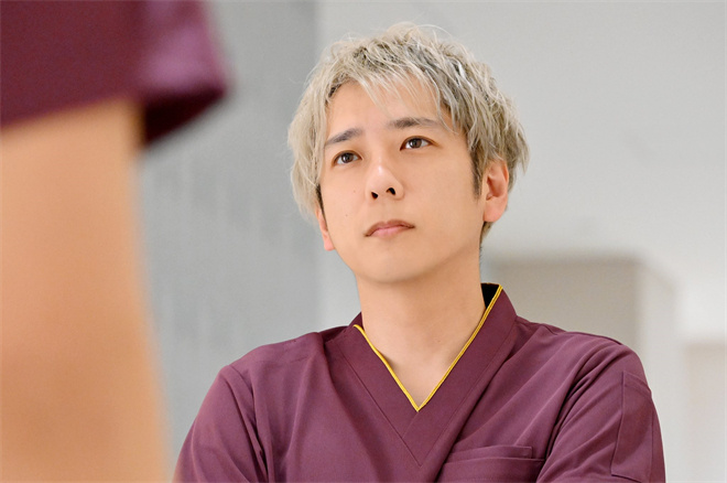 二宫和也再度扮演银发恶魔，电影《黑色止血钳2》长预告曝光-2