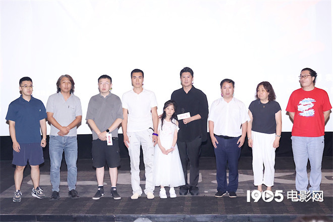 《钱塘风云》首映，主演呼应市场关注-1