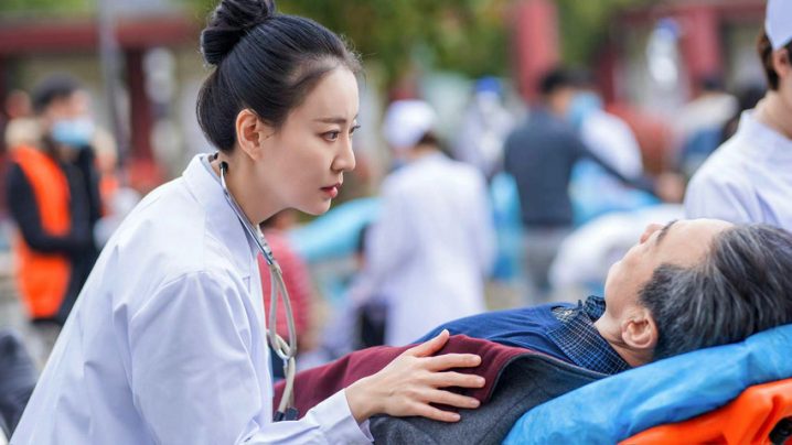 王乐君主演《沸腾的群山》，央视首播致敬村医一线工作者，传递正能量-1