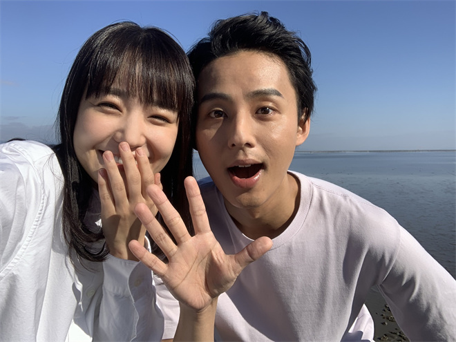 傲慢与善良：藤谷太辅和奈绪的甜蜜自拍曝光-1