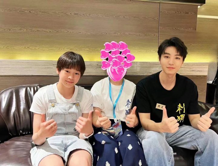 文学和音乐相融合！《刺猬》北京首映 全红婵王俊凯合影-1