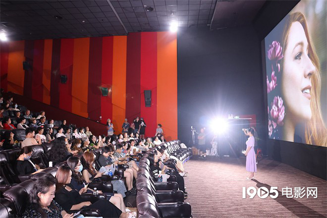 放弃爱情，迈向超前观影：传递女性力量-2