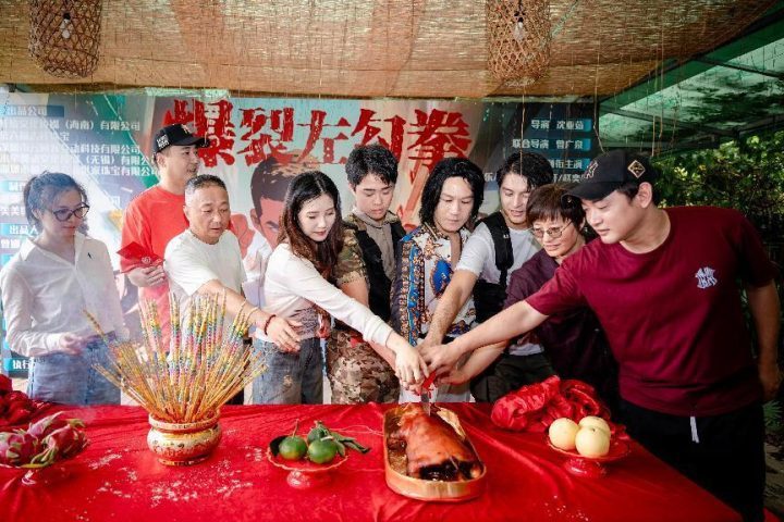 特种兵梁平退役后深入香港展开救妻行动《爆裂左勾拳》