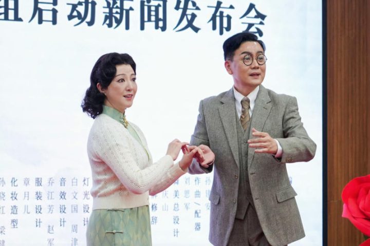 北方昆曲剧院上演《李佩先生》，探索现当代题材的昆曲创新-1