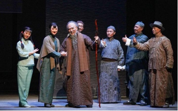 北京京剧院新版《齐白石》将在长安大戏院再次登台震撼亮相-1