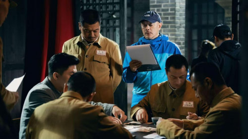 导演王伟民：利用艺术捍卫革命理想，铸创作灵魂，圆满收官《走向大西南》-1