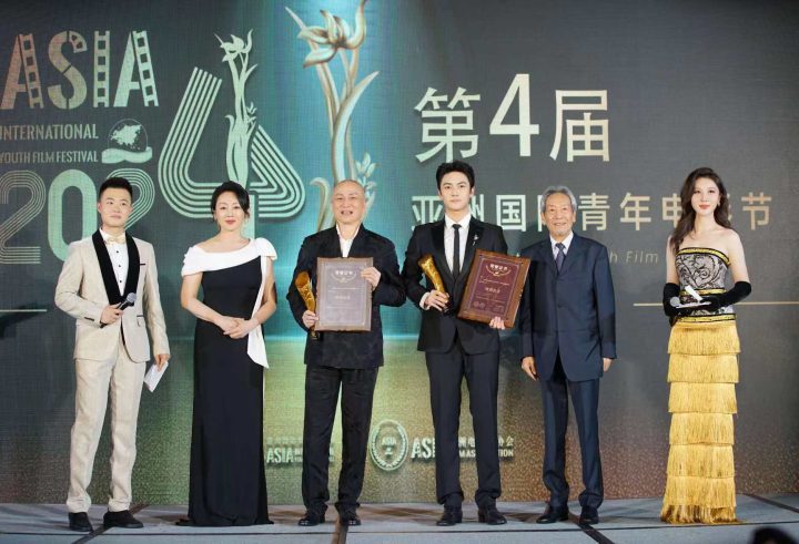 小镇青年刘昊宇：感谢自己的坚持，站上电影节领奖台-1