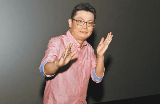 著名配音演员石班瑜逝世追悼会：大型屏幕播放生前照片-1