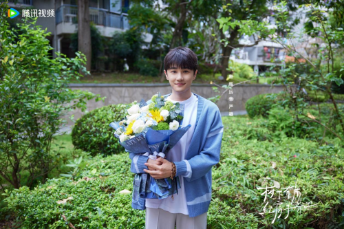 唐阁远赴演新剧《树下有红房子》，勾起90后集体记忆中的青葱岁月-2