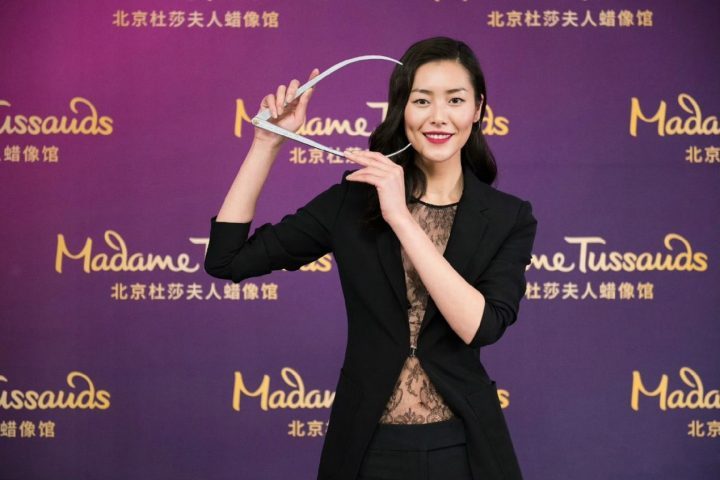 刘雯国际超模蜡像香港杜莎揭幕，东方风韵璀璨绽放-1