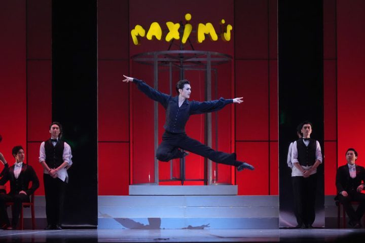 中芭演绎罗兰·佩蒂经典，《蝙蝠》轻喜剧芭蕾精彩呈现-1