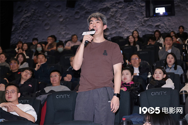 《幸运阁》导演申奥滕丛丛力挺大学同学首映-3