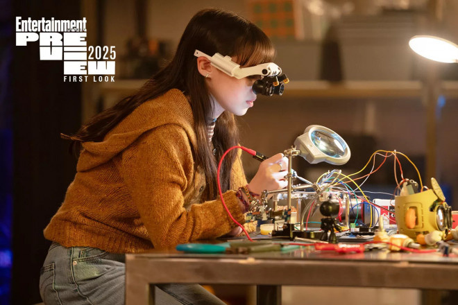 温子仁监制《梅根2.0》：杀人AI娃娃卷土重来！-1