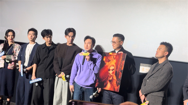 张颂文为周一围戴簪花 看《清明上河图密码》-1