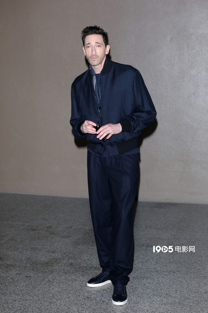 樊振东、阿德里安、乔·阿尔文同框米兰时装周-2
