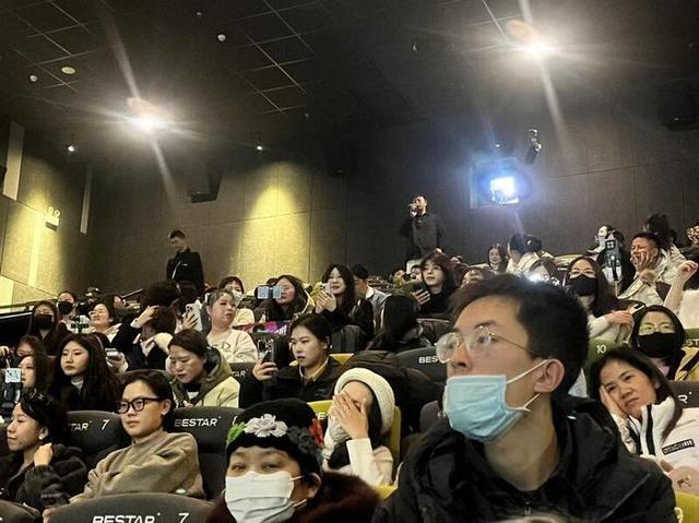 《封神2》南京路演喜笑颜开：乌尔善领主创团队空降演出现场-2