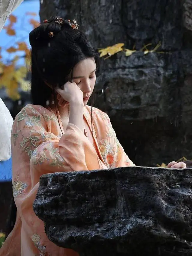 《月鳞绮纪》风采无双，饶嘉迪颜值实力双在线-2