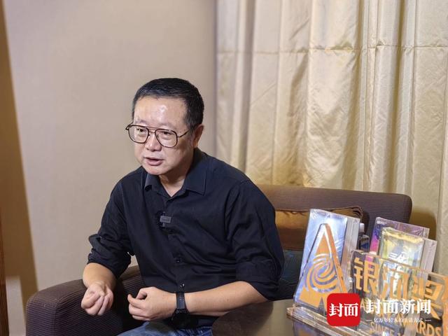 刘慈欣谈《流浪地球3》：宇航与意识结合 | 重庆采访-1