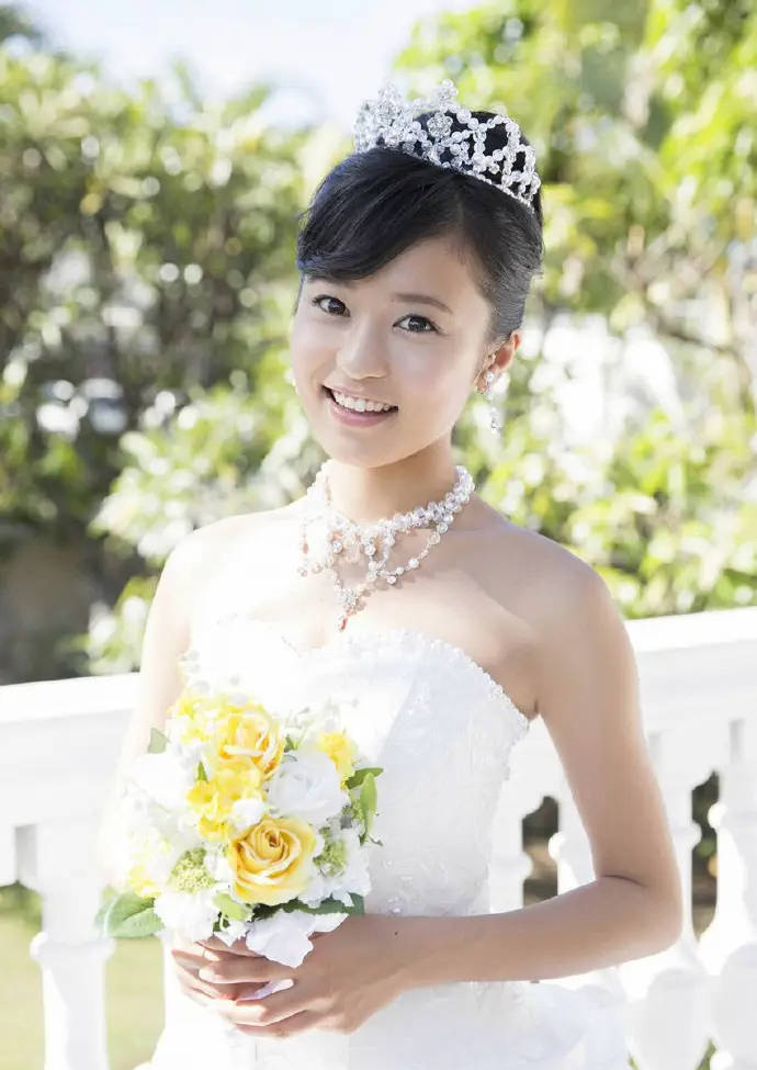 小岛瑠璃子谈及29岁丈夫离世，未透露死因-1