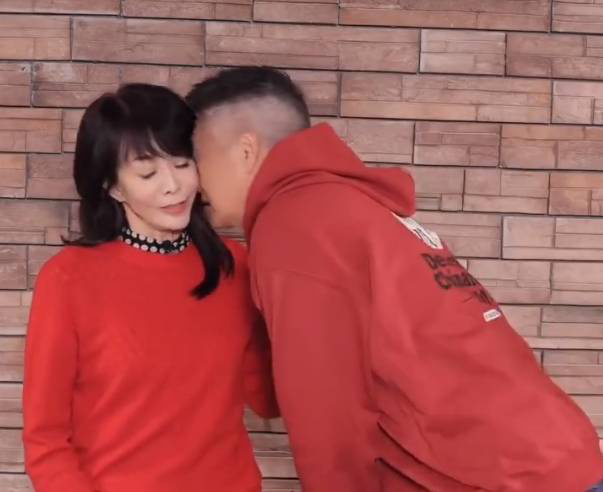 周润发亲郑裕玲 共框王宝强刘昊然-2