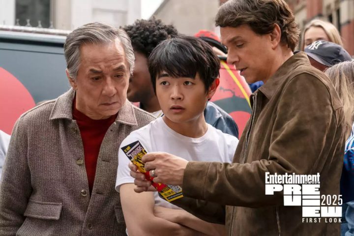 成龙新作《龙威小子》首发剧照预告片，白发老人形象抢镜-1