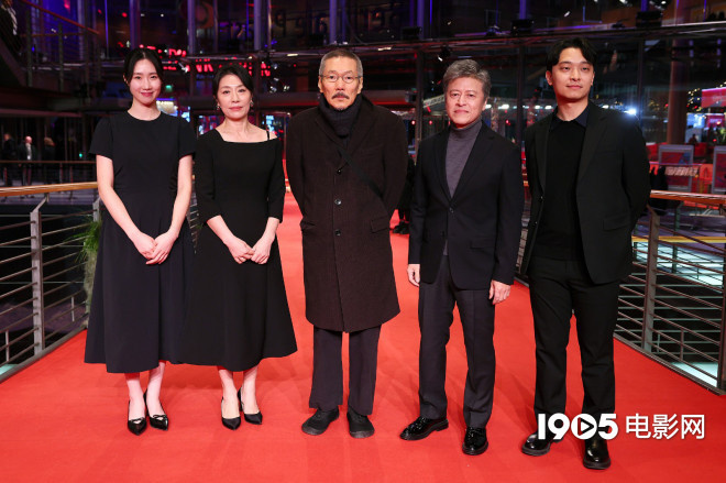 洪尚秀新片《柏林首映》 金敏喜未现身-2