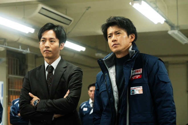 小栗旬《前线》预告发布，森七菜、樱井由纪等明星加盟！-2