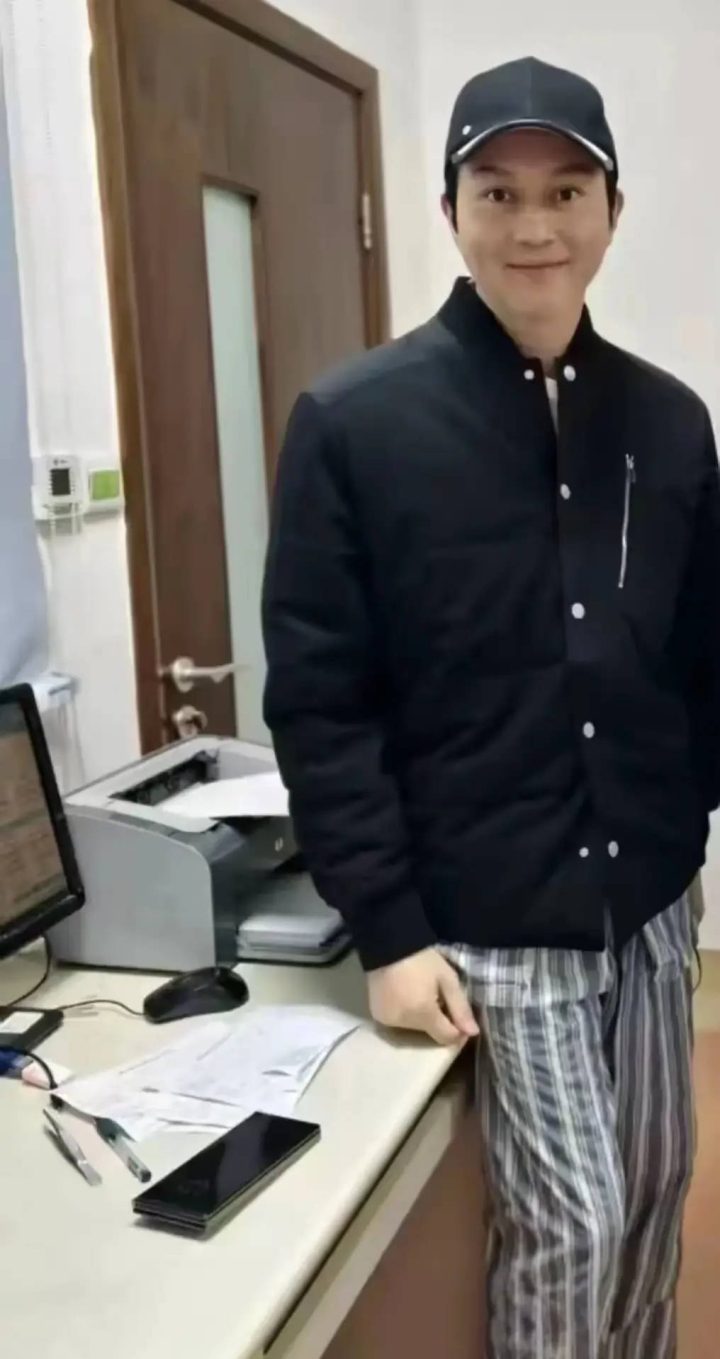 张智霖谈胆结石：病情好转，已平安回港-2