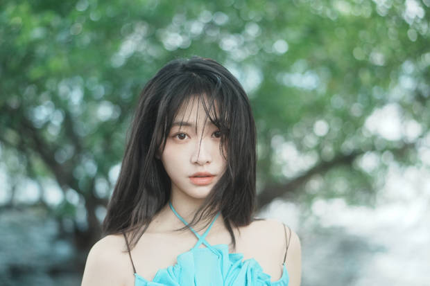 杨肸子《吊带裙》洱海边，清纯可爱自由行-3