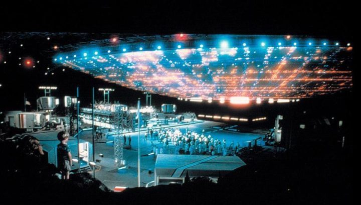 斯皮尔伯格执导《UFO》题材新片开拍，2026年6月上映-1