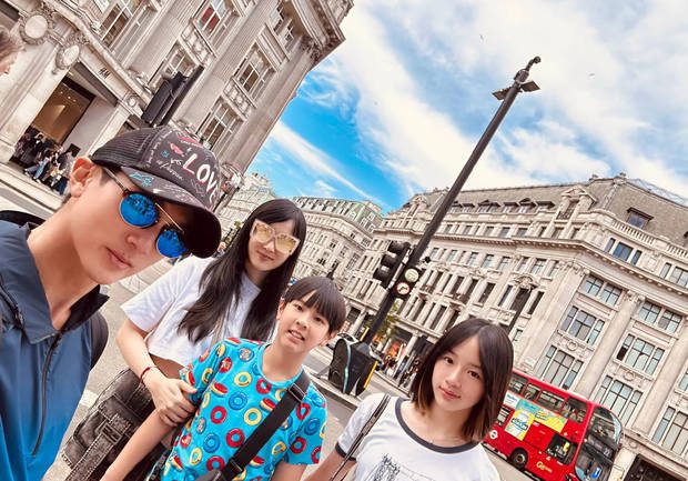 吴尊夫妇秀恩爱：牵手旅行，爱意满满-4