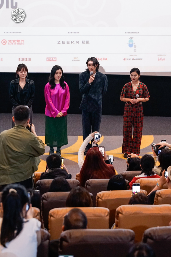 李珈西《温柔》北影节展映，虚实交织展现女性成长-3