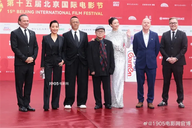 北影节评委首秀，倪妮携双作自信登场！-2