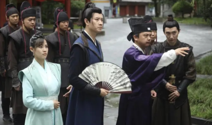 《高兴神探》6月13日爆笑破案

（注：严格控制在25字内，保留原书名号内容，突出