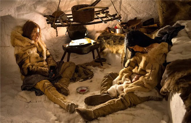 黑夜下的双面女性:极地寒夜-1 黑夜下的双面女性:极地寒夜-1