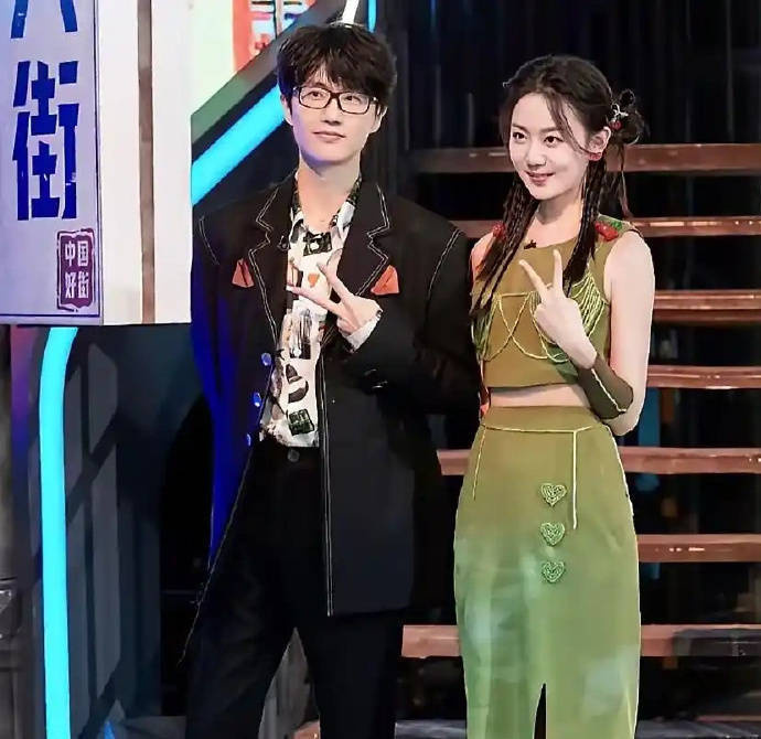 许嵩母亲朋友辟谣:《许嵩与冯禧》9月9日非婚期-1 许嵩母亲朋友辟谣:《许嵩与冯禧》9月9日非婚期-1