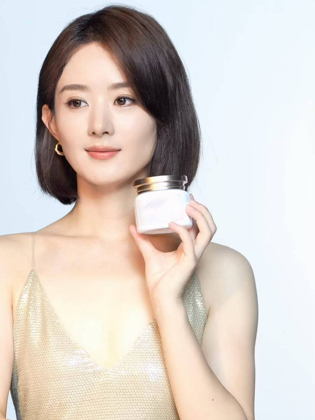 赵丽颖银色吊带裙:温柔干练并存-5 赵丽颖银色吊带裙:温柔干练并存-5