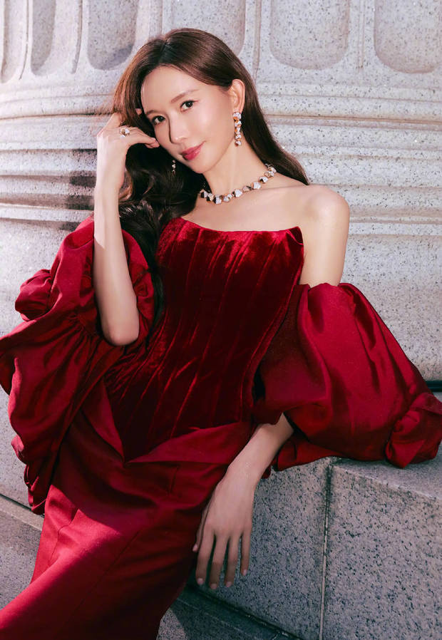 林志玲红丝绒抹胸裙,高贵典雅如美神降临-1 林志玲红丝绒抹胸裙,高贵典雅如美神降临-1