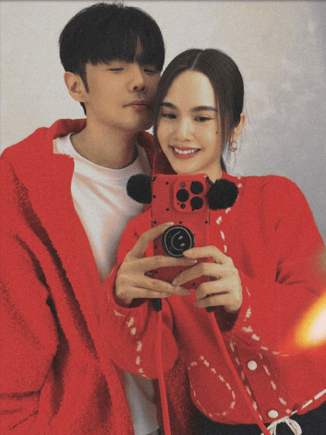 杨丞琳晒牵手照庆贺李荣浩结婚六周年，仪式感爆棚！-1