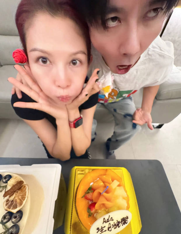蔡少芬生日喜乐融融!张晋晒《全家福》共庆,夫妻恩爱逗趣乐翻天-3 蔡少芬生日喜乐融融!张晋晒《全家福》共庆,夫妻恩爱逗趣乐翻天-3